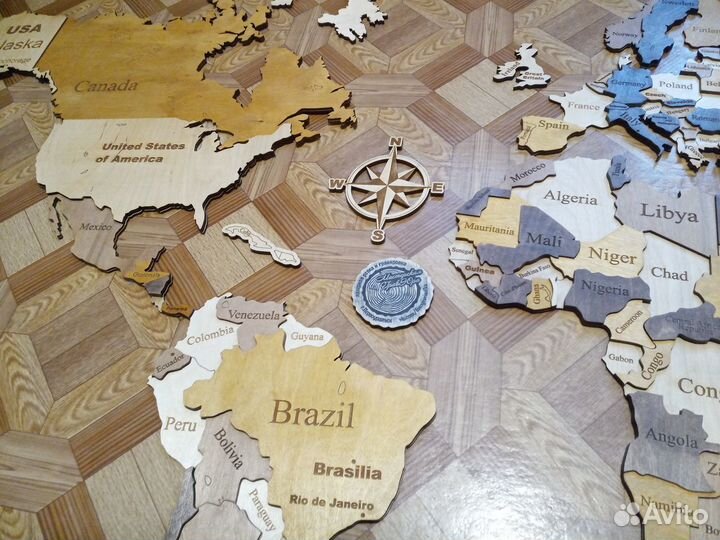 Карта мира из дерева