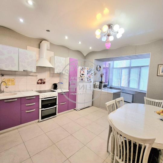 3-к. квартира, 80 м², 2/3 эт.