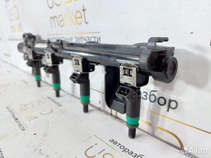 Топливная рампа Ford Focus 2 1.6 shdb 2010