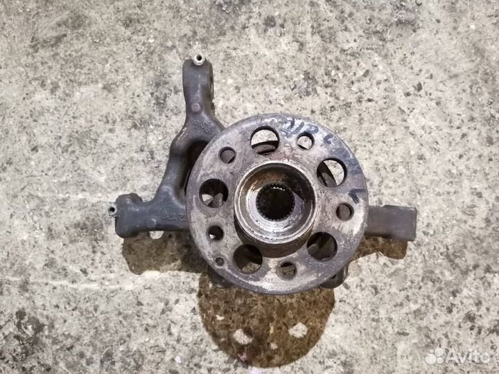 Кулак передний левый Mercedes E W212