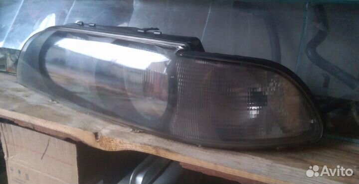 Стекло левой фары BMW 5 E39