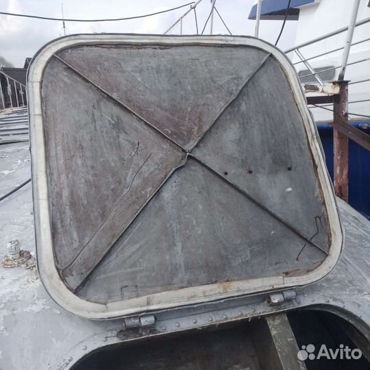 Люк яхтенный корабельный