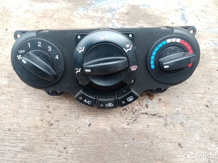 Блок управления печкой на Шевроле Лачетти 2011г