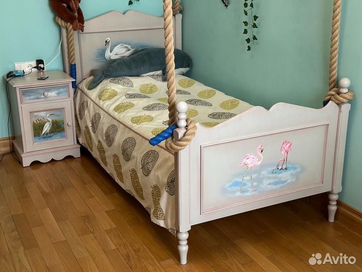 Мебель для детской комнаты бу из массива дерева