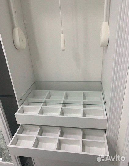 Шкаф купе на заказ от фабрики с зеркалом