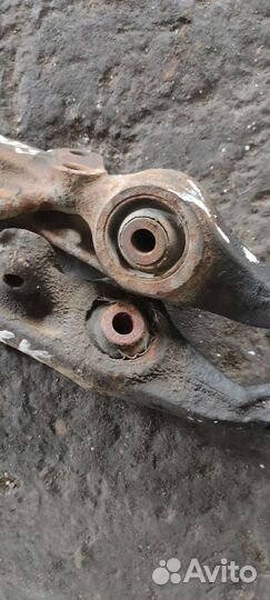 Рычаги передние нижние Honda Accord 5