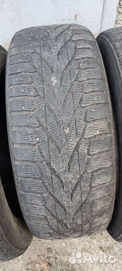 Nokian Tyres Hakkapeliitta R2 SUV 235/60 R18 107R