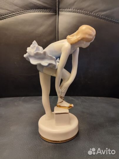 Фарфор,Юная балерина.Дулево,высота -16,5