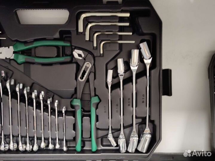 Набор инструментов и ключей SATA 137 предметов