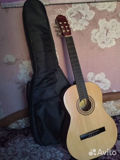 Акустическая гитара Fender с чехлом