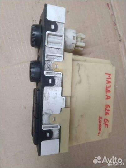 Блок управления печки/климат-контроля Mazda 626