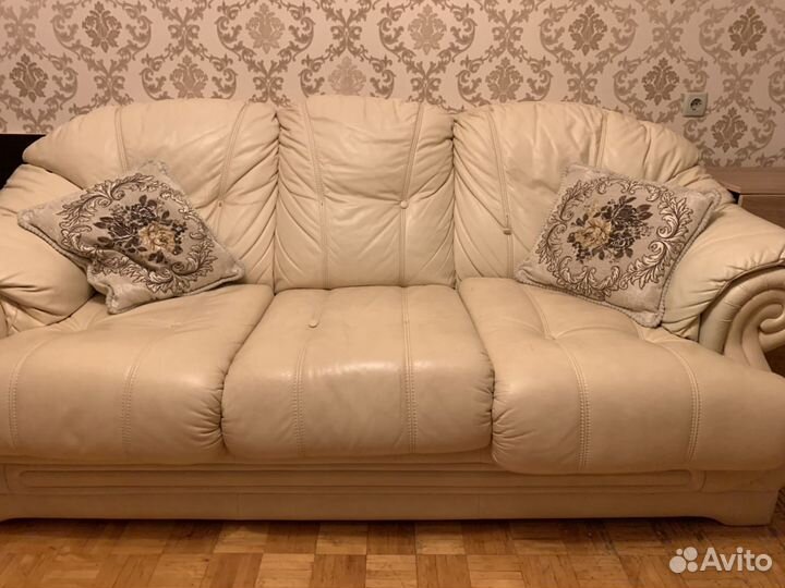 Диван Кожанный