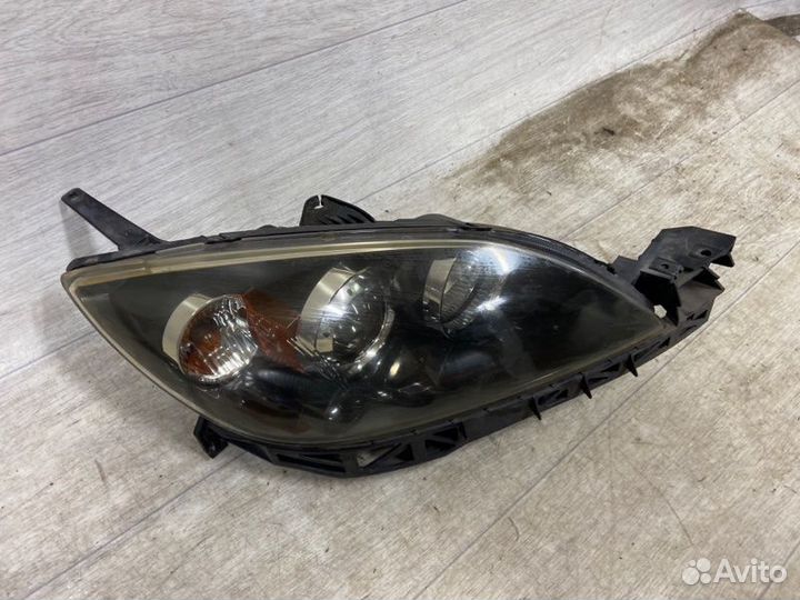 Фара правая Mazda 3 BK 2007