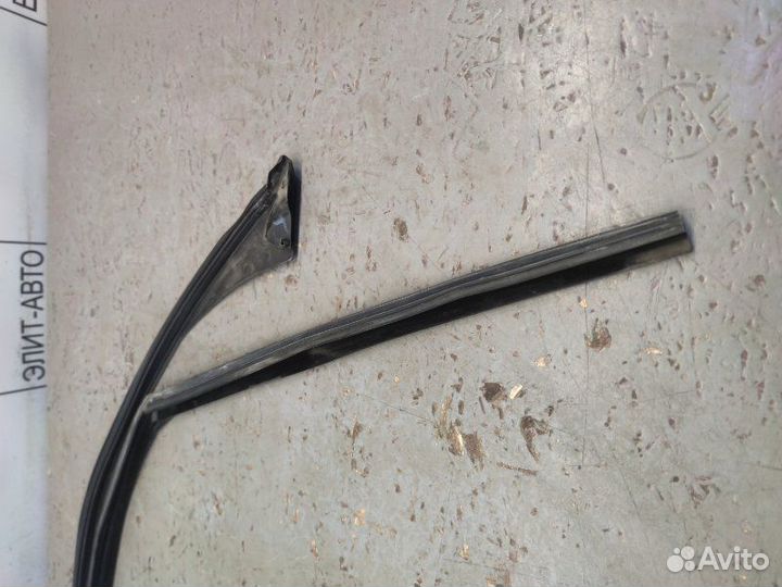 Уплотнитель двери передний правый Bmw 5 G30 2.0