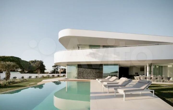 Коттедж 250 м² на участке 10 сот.