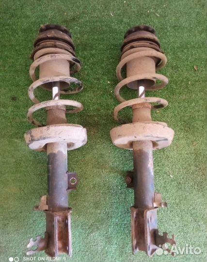 Стойки передние на Opel vectra