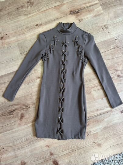 Платье с длинным рукавом 42