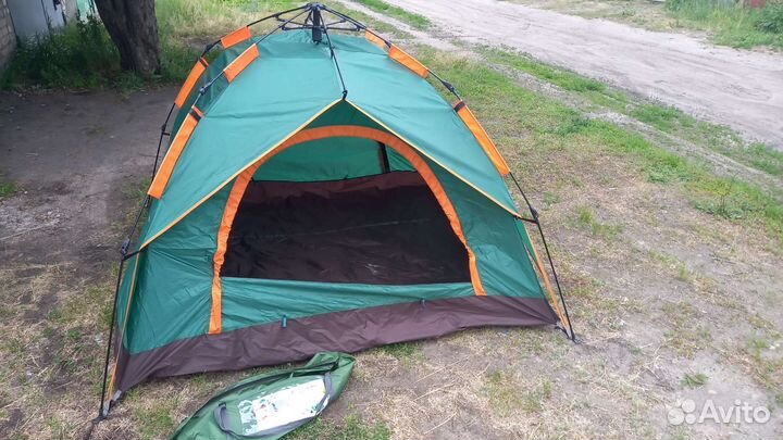 Палатка трёхместная