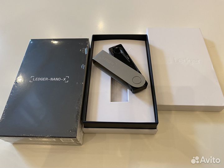 Криптокошелек Ledger-Nano-X новый (в упаковке)