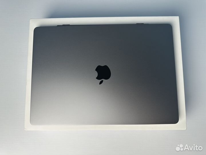 MacBook Air 15 2024 M3/8/512 чек, reStore, новьё