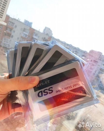 Ssd диск с установленной Windows 10