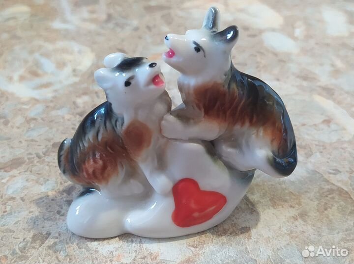 Фарфоровая статуэтка