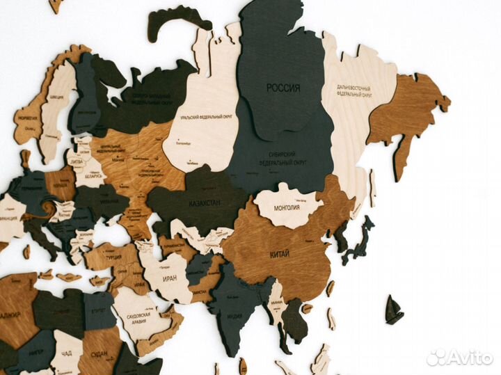 Деревянная карта мира