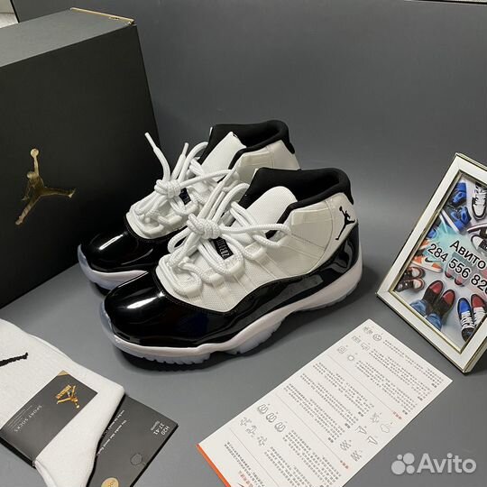 Nike Air Jordan 11 concord