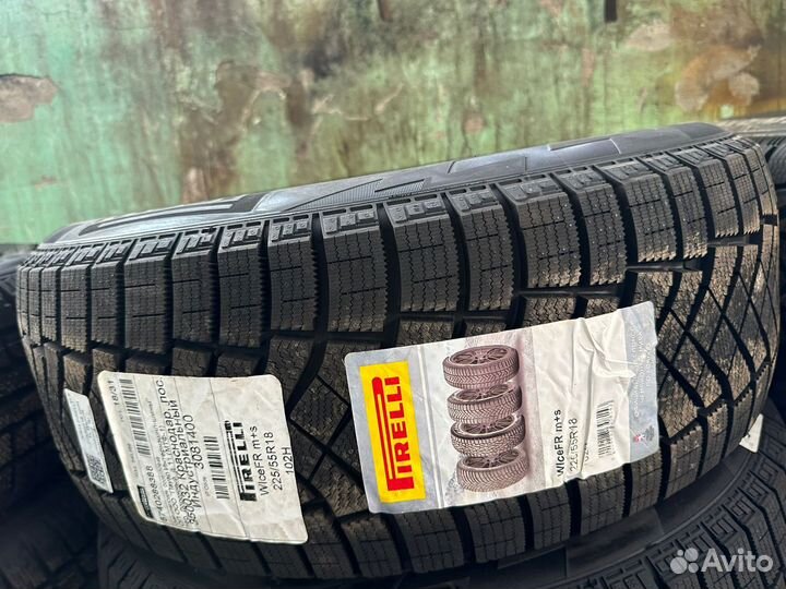 Pirelli Ice Zero FR 225/55 R18 102H