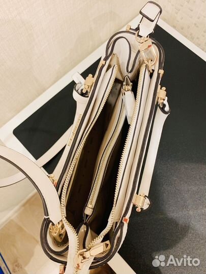 Сумка женская через плечо guess