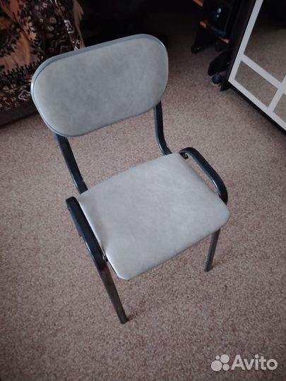 Стулья и табуретки бу