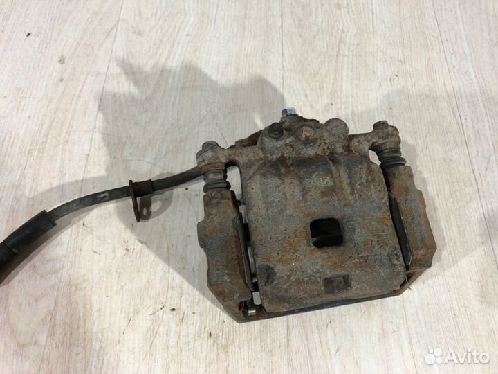 Суппорт тормозной передний правый Ford Fiesta MK6