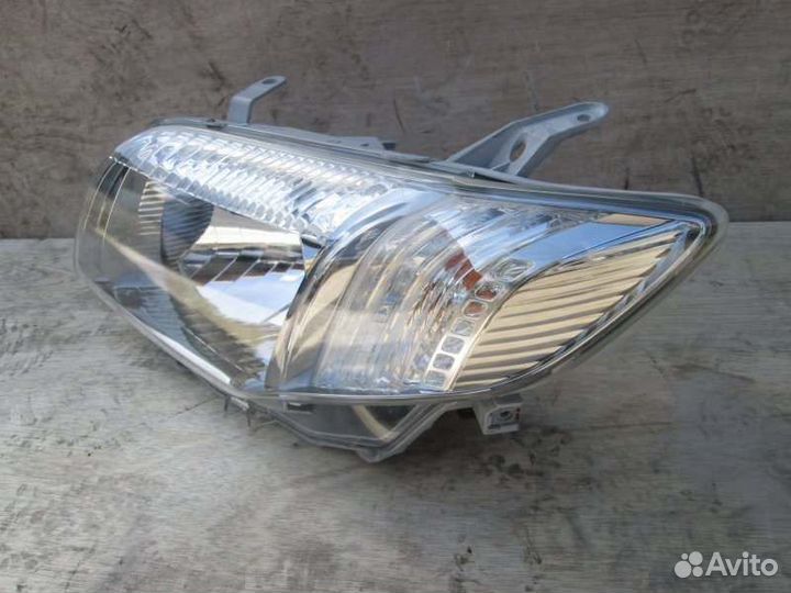 Фара левая Toyota Corolla Fielder NZE141 1NZ-FE