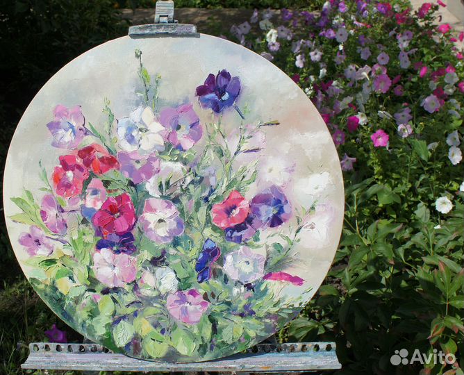 Картина маслом на круглом холсте. Цветничок
