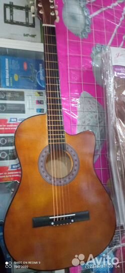 Акустическая гитара