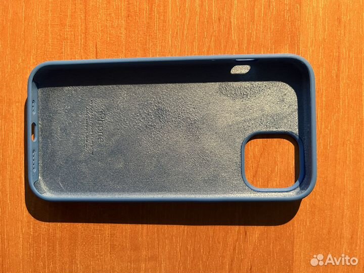 Чехол защитный iPhone 13