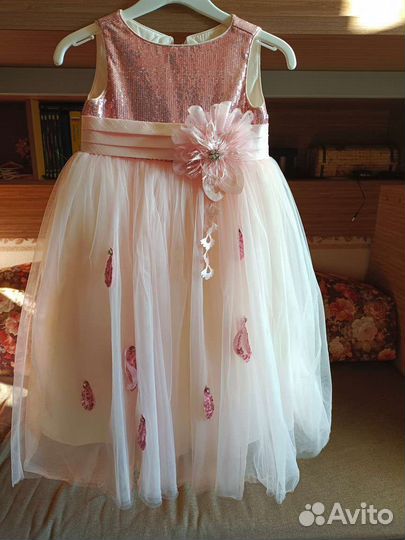 Платье нарядное Pirilti р. 104