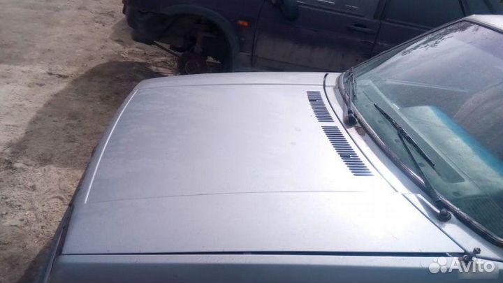 Капот Volkswagen Golf 2 1990