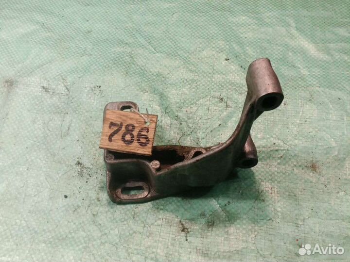 Кронштейн гидроусилителя Audi A6 C4 седан 2.0I