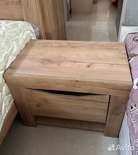 Тумба прикроватная