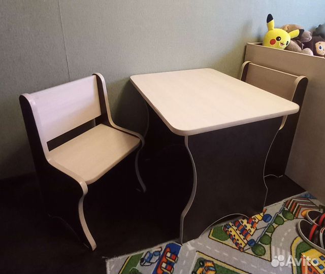 Детский стол и стульчики
