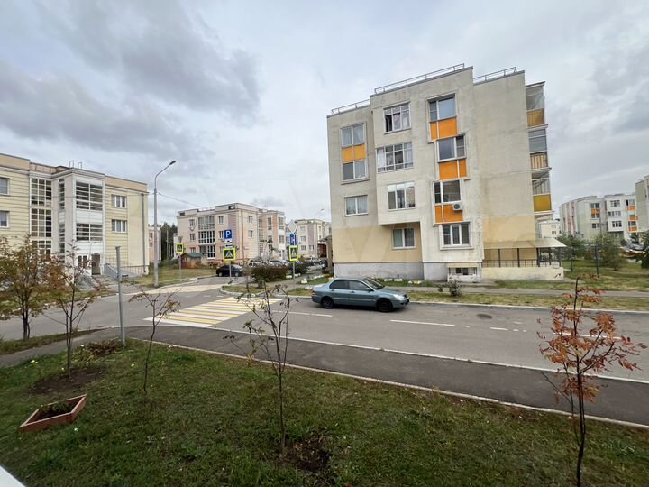 2-к. квартира, 60 м², 1/3 эт.