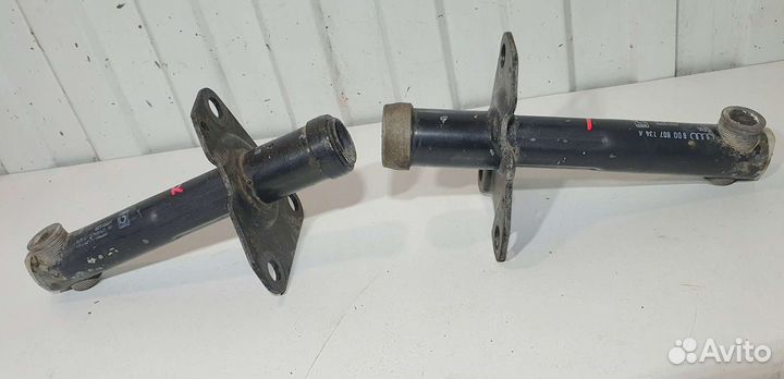 Кронштейн переднего бампера левый Audi A4 B5