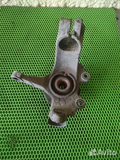 Поворотный кулак ford focus 2 левый