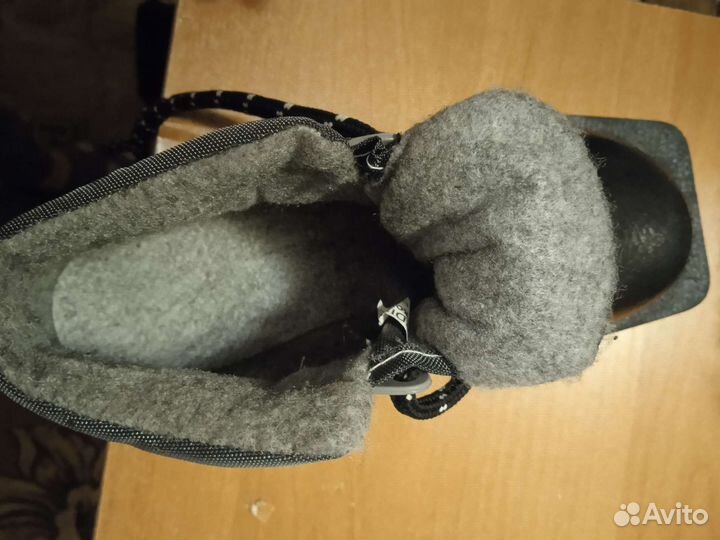 Лыжные ботинки