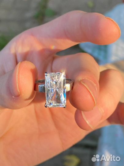 Серебряное кольцо женское