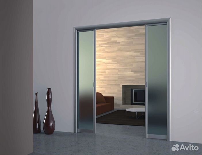 Стеклянная дверь