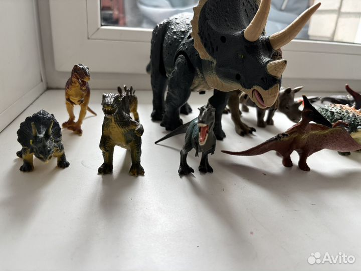 Детские игрушки динозавр