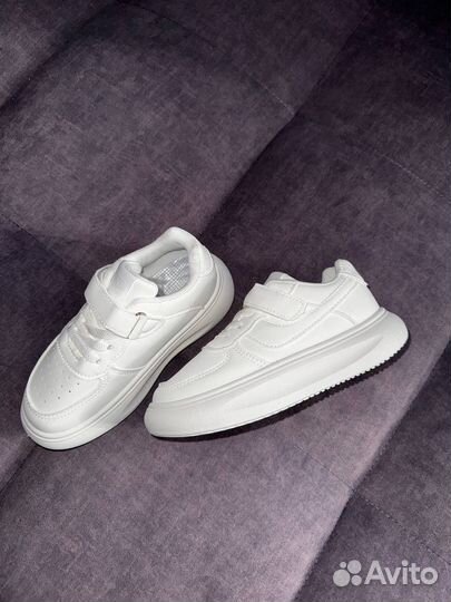 Белые Кросовки для мальчика 18 см новые