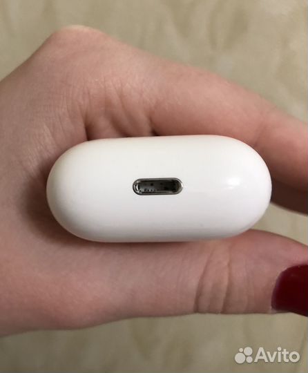 Зарядный кейс для AirPods 2 (оригинал)